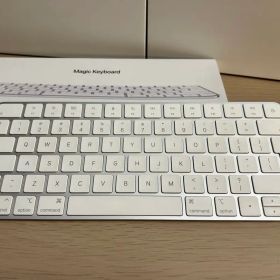 Apple Magic Keyboard シルバー 英語配列 UK A2450
