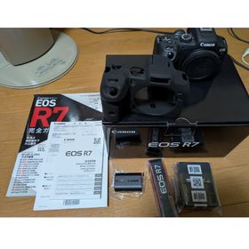 キヤノン(Canon)の美品 キヤノン EOS R7 ボディ おまけ付き(ミラーレス一眼)