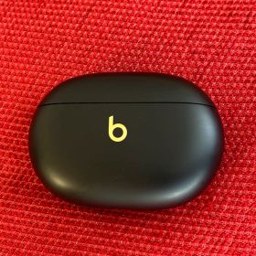 Beats Studio Buds + Black/Gold