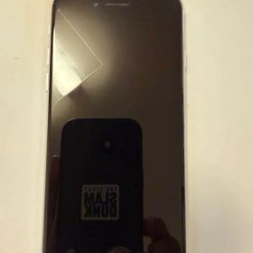 ☆美品☆iPhone SE 2