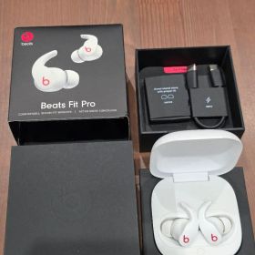 Beats Fit Pro ホワイト