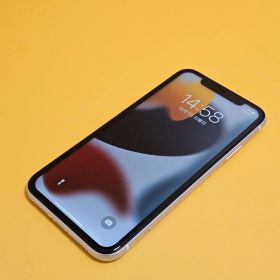 美品！iPhone 11 64GB｜24時間以内発送!#537