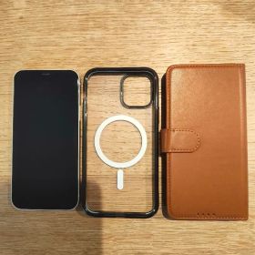 Apple iPhone 12 ホワイト 本体 ケース2個付き