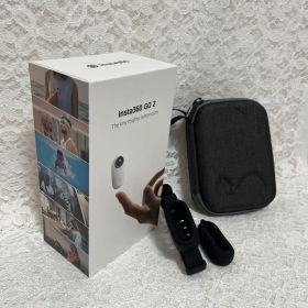 Insta360 GO 2 本体と付属品