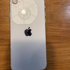 iPhone SE(第2世代) ホワイト