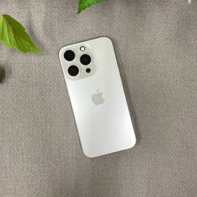 新品同様 iPhone15Pro 1TB ホワイト 国内SIMフリー 送料無料