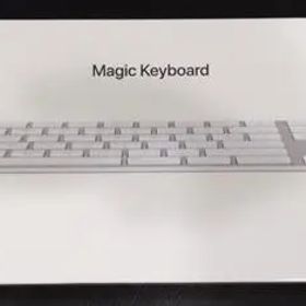 Magic Keyboard MQ052J/A