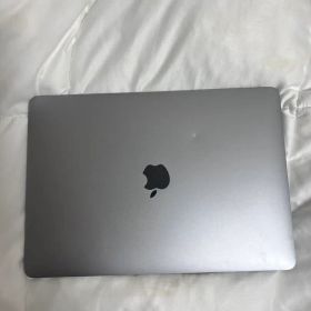 2021年MacBook AIRスペースグレー