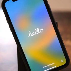 iPhoneXバッテリー交換済/MagSafeケース/保護シール/充電ケーブル