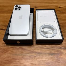 Apple iPhone 12Pro シルバー 本体