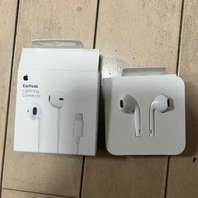 Apple EarPods Lightning接続 ホワイト