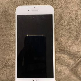 iPhone7 128G ローズゴールド 画面に何箇所か傷あり