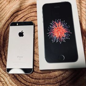 Apple iPhoneSE A1723 バッテリー最大容量89%