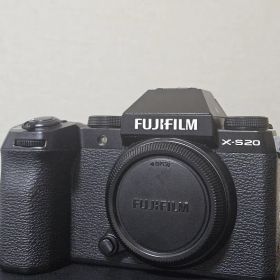【富士フイルムX-S20】Fujifilmミラーレス一眼カメラ箱付き、保証期間内