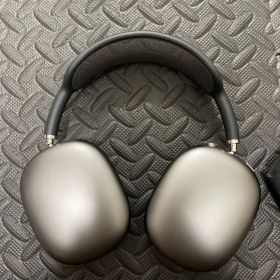 Apple AirPods Max Lightning端子