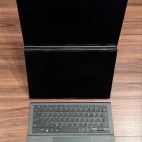 【新品同様・おまけ付】ASUS Zenbook DUO UX8406MA