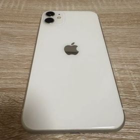 Apple iPhone 11 ホワイト 本体