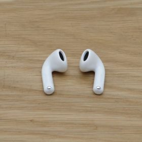 AirPods 4 ノイズキャンセリングなし