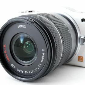 【中古】パナソニック Panasonic Lumix DMC-GF3 シェルホワイト レンズセット 美品 ストラップ付き