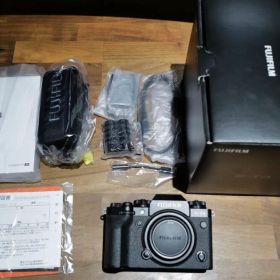 【年末特価】FUJIFILM フジフイルム X-T4 カメラ