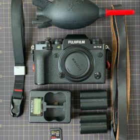 FUJIFILM X-T4 ミラーレスカメラ ボディ ブラック