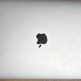 MacBook Air 2018 シルバー 8GB 128GB 【付属品付き】