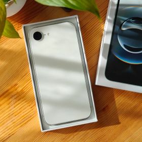 【24H発送】iPhone 16e ホワイト 128GB US版