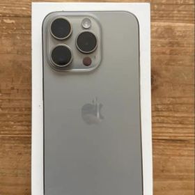 【画面割れ】iPhone 15 Pro 256GB ナチュラルチタニウム