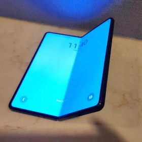 Samsung Galaxy Z Fold4 ブラック