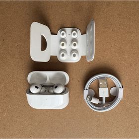 アップル(Apple)のアップル正規品★AirPods Pro 2 Lightning ★付属品あり(ヘッドフォン/イヤフォン)