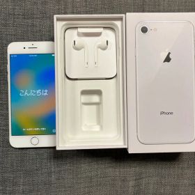Apple iPhone 8 シルバー イヤフォン付き