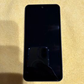 AQUOS SHG06 画面と角に傷あり