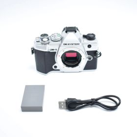 B#9852 OM SYSTEM/オリンパス OM-5 ボディー シルバー