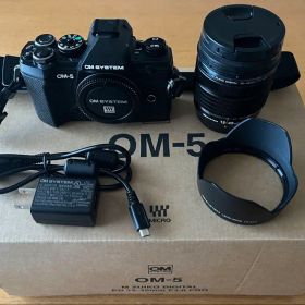 OM SYSTEM OM-5 12-45mm F4.0 PRO ブラック
