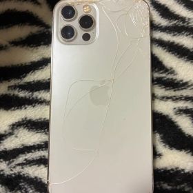 【ジャンク品】iPhone 12 Pro シルバー 白 本体 ひび割れあり