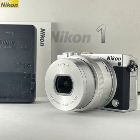 【ショット数200・返品保証】Nikon1 J5 10-30mmレンズキット