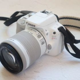 【美品】CANON EOS KISS X7 一眼レフカメラ ホワイト レンズ付き