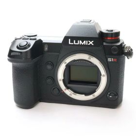 【中古】 《美品》 Panasonic LUMIX S1R ボディ DC-S1R ブラック [ デジタルカメラ ]