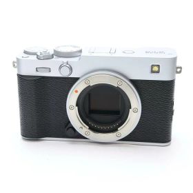 【中古】 《新同品》 FUJIFILM X-E5 ボディ シルバー【ストラップ取付部部品交換/各部点検済】 [ デジタルカメラ ]