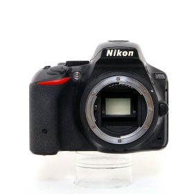 【中古】 (ニコン) Nikon D5500 ボデイ ブラツク【中古カメラ デジタル一眼】 ランク：B