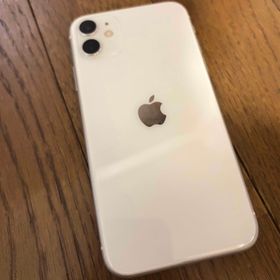 アイフォーン(iPhone)のiPhone11ホワイト(スマートフォン本体)