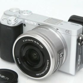 【中古】【美品】ソニー α6400 ILCE-6400L パワーズームレンズキット [シルバー]（センサー清掃済み） CA01-R3397-3U2B SONY Eマウント APS-C EVF 標準ズーム 手ブレ補正 レンズ付き セット 中古