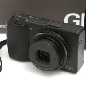 【中古】【並品】リコー RICOH GR III CA01-B3956-2P3 リコー RICOH GR APS-C 顔認識 手ブレ補正