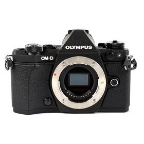 オリンパス OLYMPUS OM-D E-M5 Mark II ボディ ブラック デジタル ミラーレス 一眼カメラ 中古