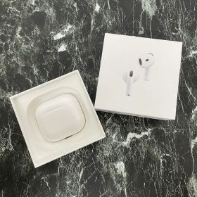 AirPods（第4世代）アクティブノイズキャンセリング搭載 mxp93j/a
