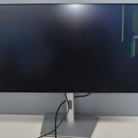 ジャンク品 DELL U3223QE 31.5型ワイド液晶ディスプレイ 液晶割れ