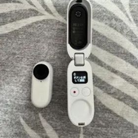 Insta360 GO 2 本体 （箱、アクセサリー付き）
