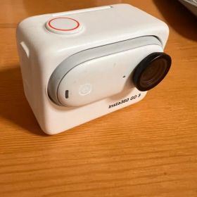 Insta360 GO 3 本体と付属品