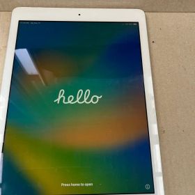 Apple iPad 第5世代 32GB スペースグレー 本体