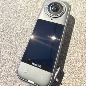 Insta360 X5 本体 + クランプマウント